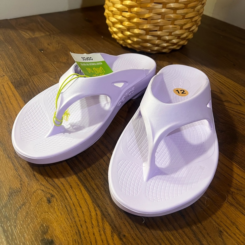 OOFOS Lavender Flip-Flops